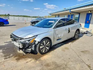 Nissan Altima 2.5L 4 2019