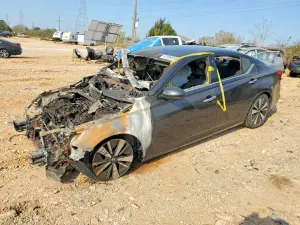 Nissan Altima 2.5L 4 2019