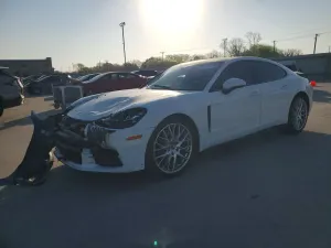 Porsche Panamera 3.0L 6 2020