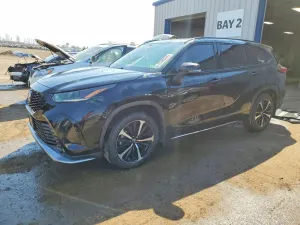 Toyota Highlander 3.5L 6 2021
