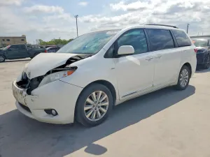 Toyota Sienna 3.5L 6 2016