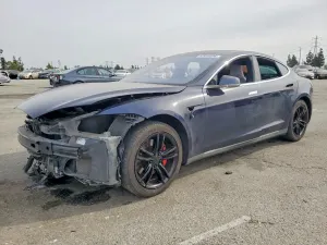 Tesla Model S 2014