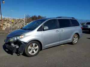 Toyota Sienna 3.5L 6 2017