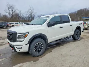 Nissan Titan 5.6L 8 2021