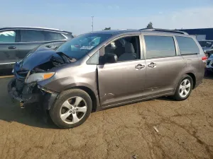 Toyota Sienna 3.5L 6 2014