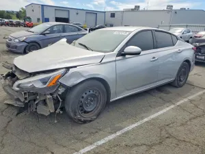 Nissan Altima 2.5L 4 2020
