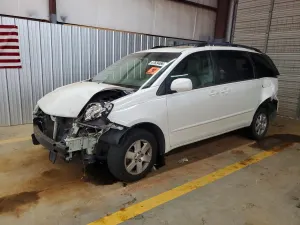 Toyota Sienna 3.5L 6 2010