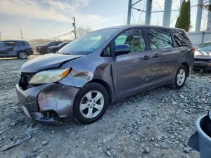 Toyota Sienna 3.5L 6 2012