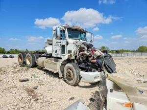 Peterbilt 384 12.9L 6 2013