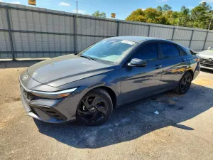 Hyundai Elantra 2.0L 4 2026