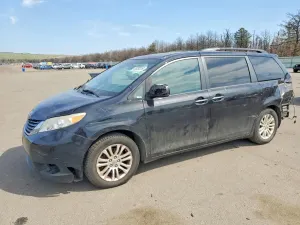 Toyota Sienna 3.5L 6 2013