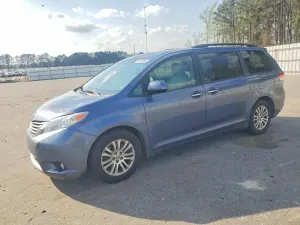 Toyota Sienna 3.5L 6 2013