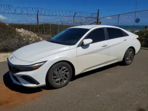 Hyundai Elantra 2.0L 4 2024