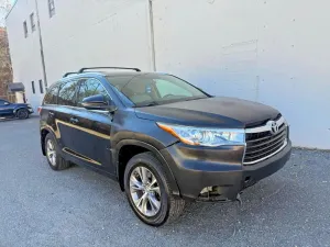 Toyota Highlander 3.5L 6 2015