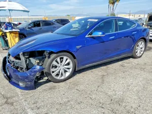 Tesla Model S 2015