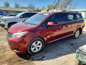 Toyota Sienna 3.5L 6 2013