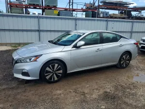 Nissan Altima 2.5L 4 2021