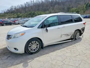 Toyota Sienna 3.5L 6 2016