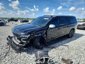 Chevrolet Suburban 5.3L 8 2023