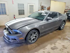 Ford Mustang 3.7L 6 2014