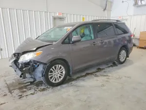 Toyota Sienna 3.5L 6 2011