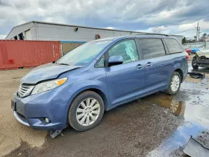 Toyota Sienna 3.5L 6 2015