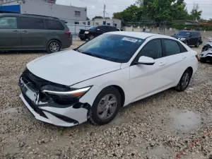 Hyundai Elantra 2.0L 4 2024