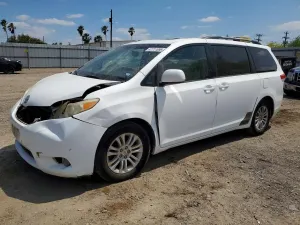 Toyota Sienna 3.5L 6 2011