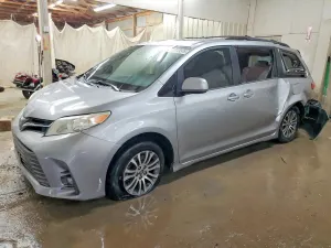 Toyota Sienna 3.5L 6 2018