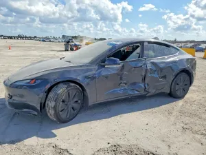 Tesla Model 3 2025