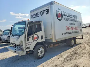 Isuzu NPR 6.6L 8 2023