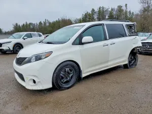 Toyota Sienna 3.5L 6 2014