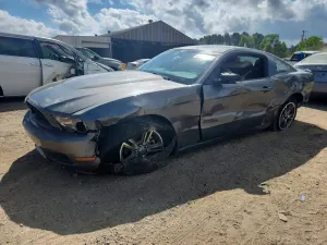 Ford Mustang 3.7L 6 2011