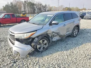 Toyota Highlander 3.5L 6 2015
