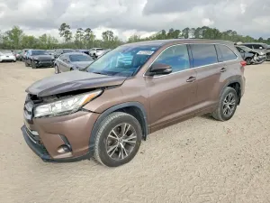 Toyota Highlander 3.5L 6 2017