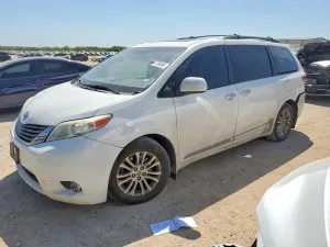 Toyota Sienna 3.5L 6 2014