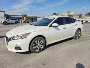 Nissan Altima 2.5L 4 2021
