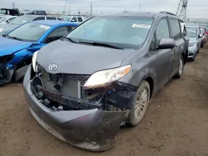 Toyota Sienna 3.5L 6 2012