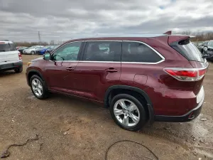 Toyota Highlander 3.5L 6 2015