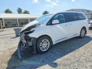 Toyota Sienna 3.5L 6 2011