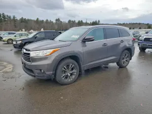 Toyota Highlander 3.5L 6 2016