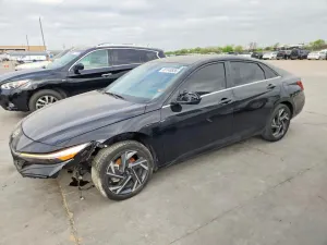 Hyundai Elantra 2.0L 4 2025