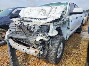 Toyota Tundra 5.7L 8 2021