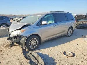 Toyota Sienna 3.5L 6 2013