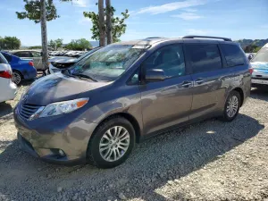 Toyota Sienna 3.5L 6 2017
