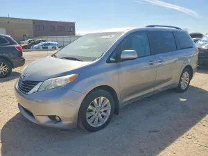 Toyota Sienna 3.5L 6 2013