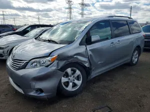 Toyota Sienna 3.5L 6 2017