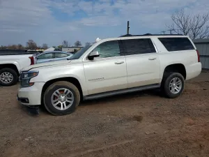 Chevrolet Suburban 5.3L 8 2015