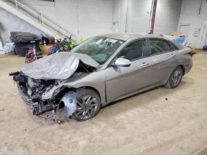 Hyundai Elantra 2.0L 4 2024