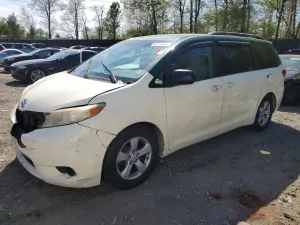 Toyota Sienna 3.5L 6 2011